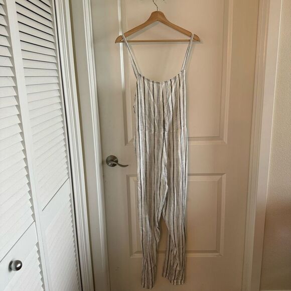 L*space Sadie Jumpsuit - Picture 4 of 11